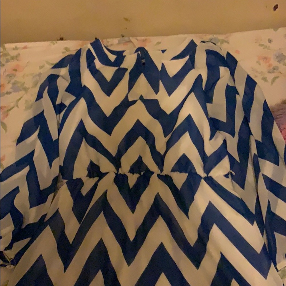 Dress with write and blue